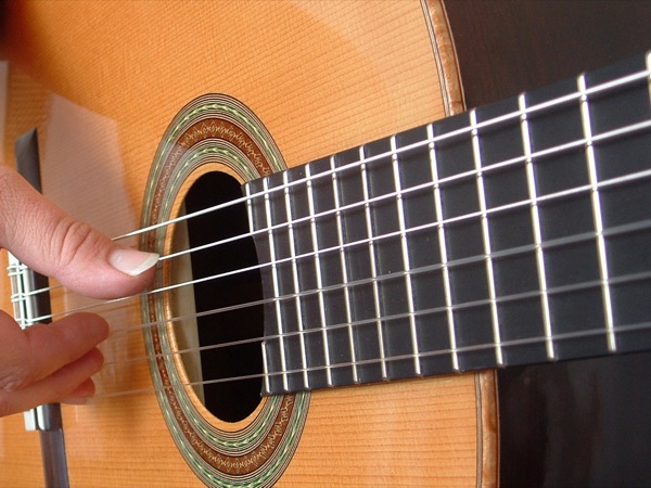 Chitarra_classica.jpg